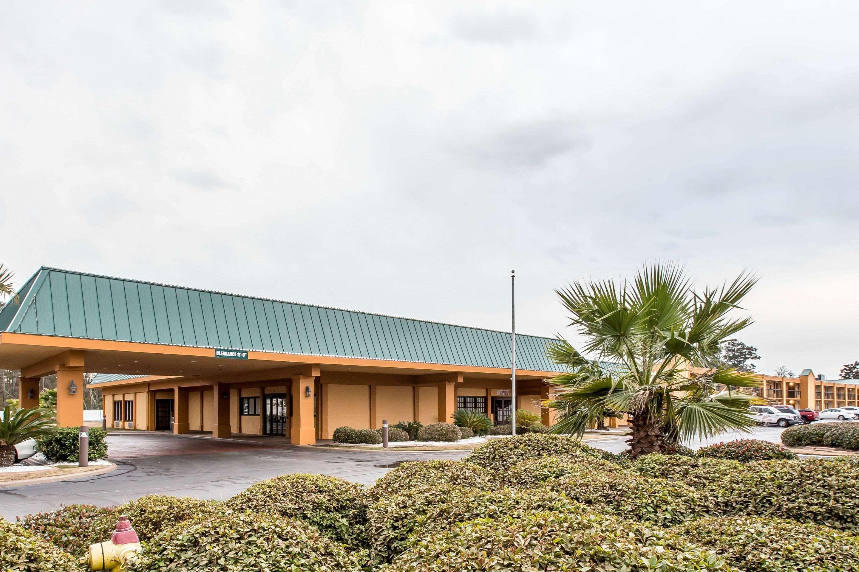 Quality Inn Midtown Savannah Exterior photo